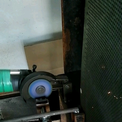 La fabbricazione di metallo ha tagliato i dischi per le smerigliatrici di angolo, stridenti le lamine di metallo della ruota di taglio dello strumento